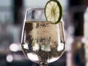 White wine spritzer